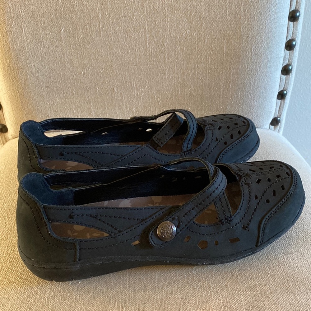 Skechers Women’s Leather Mary Jane Flats Black Size 9